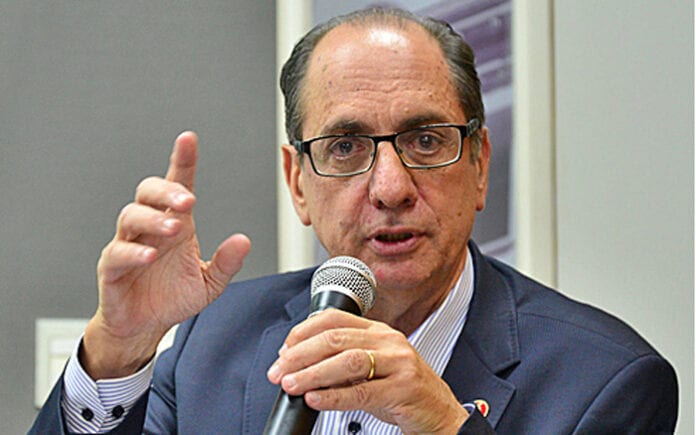 Opinião - UMA LUZ NO FIM DO TÚNEL